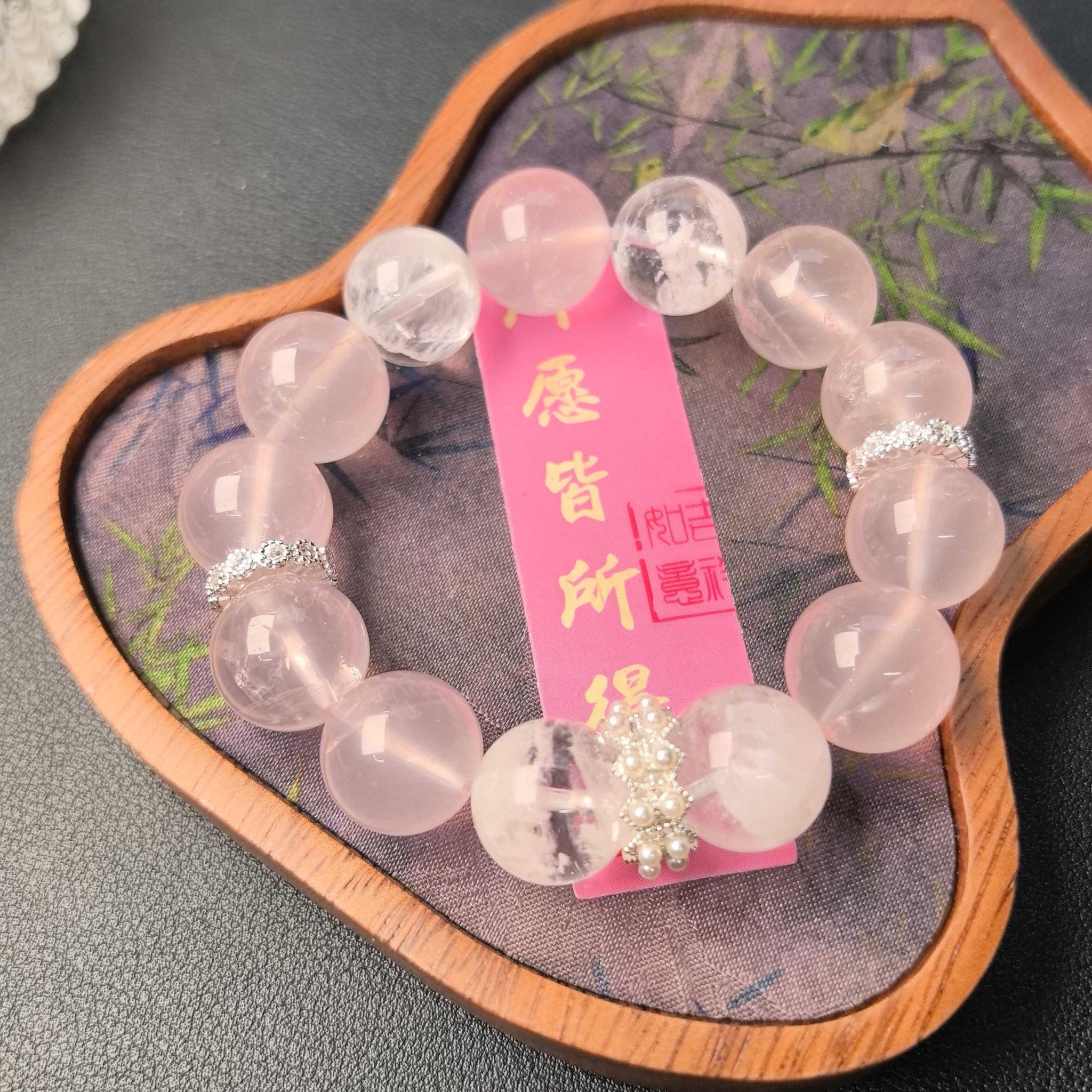 Cherry Whispers en quatre couleurs de cristal